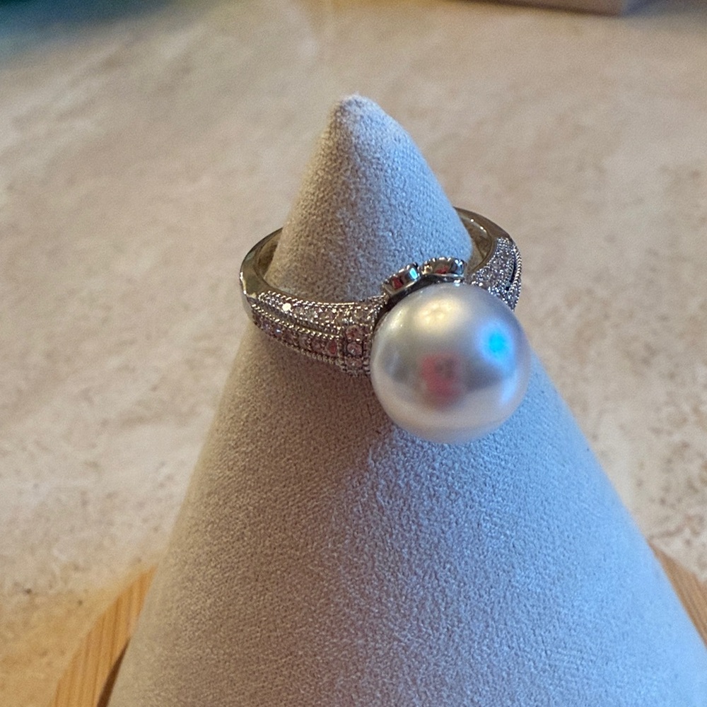 Elegant Fashion Silver Pearl Ring size 10